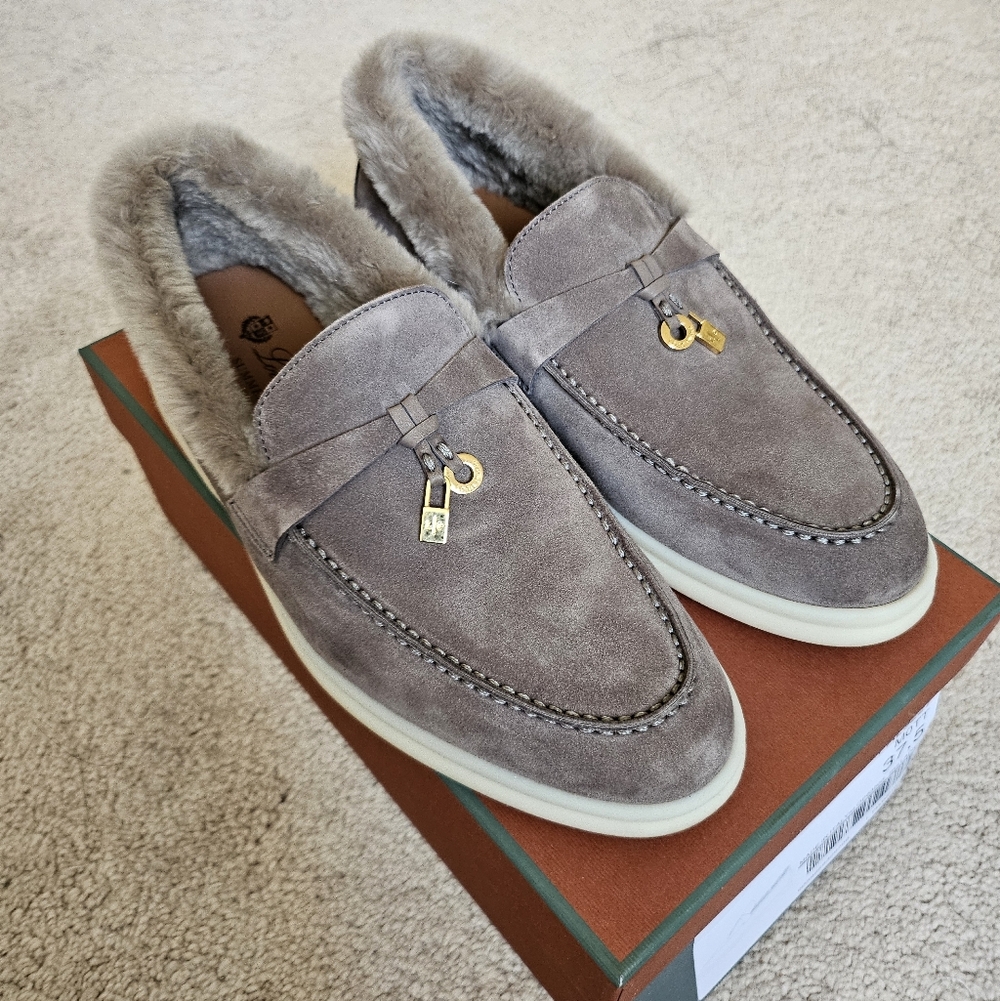 Loro Piana Summer Charms Walk Loafer Fur Suede Rain Drops 37.5 Beaver FAL9227